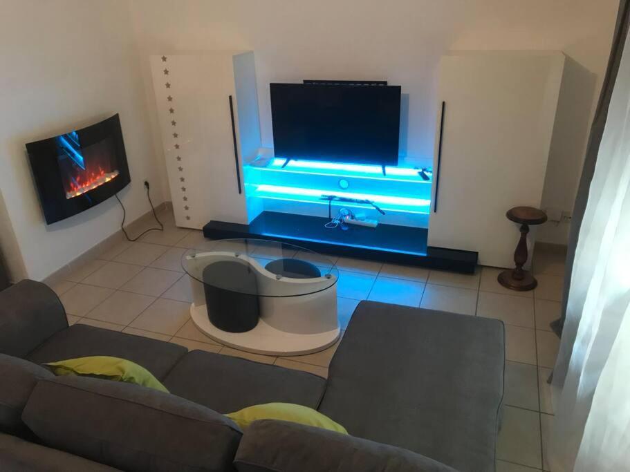 4 Couchages Dbl Parking Proche Stade Apartament *